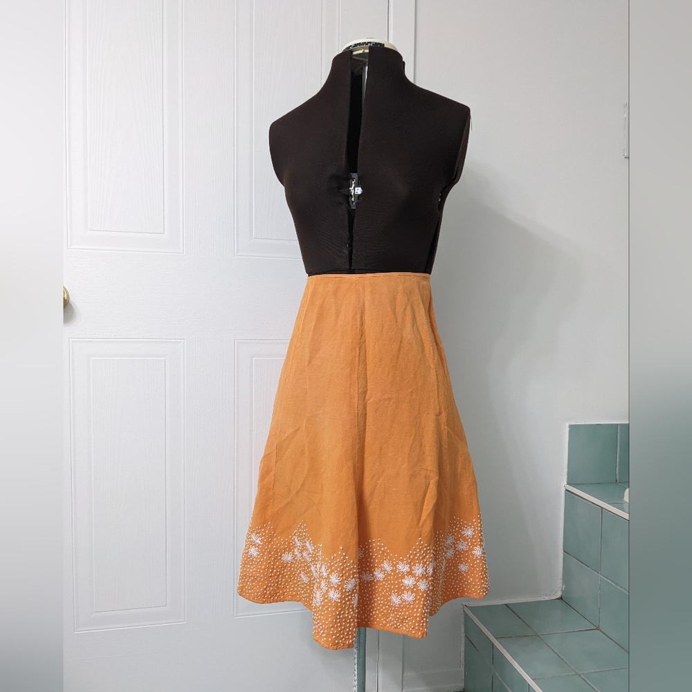 Cute Orange linen skirt with embroidered flowers,‎ Size 10